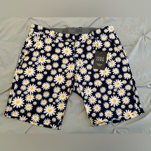 Golf Flower Power Shorts! Size 32. Brand New! With Tags!
